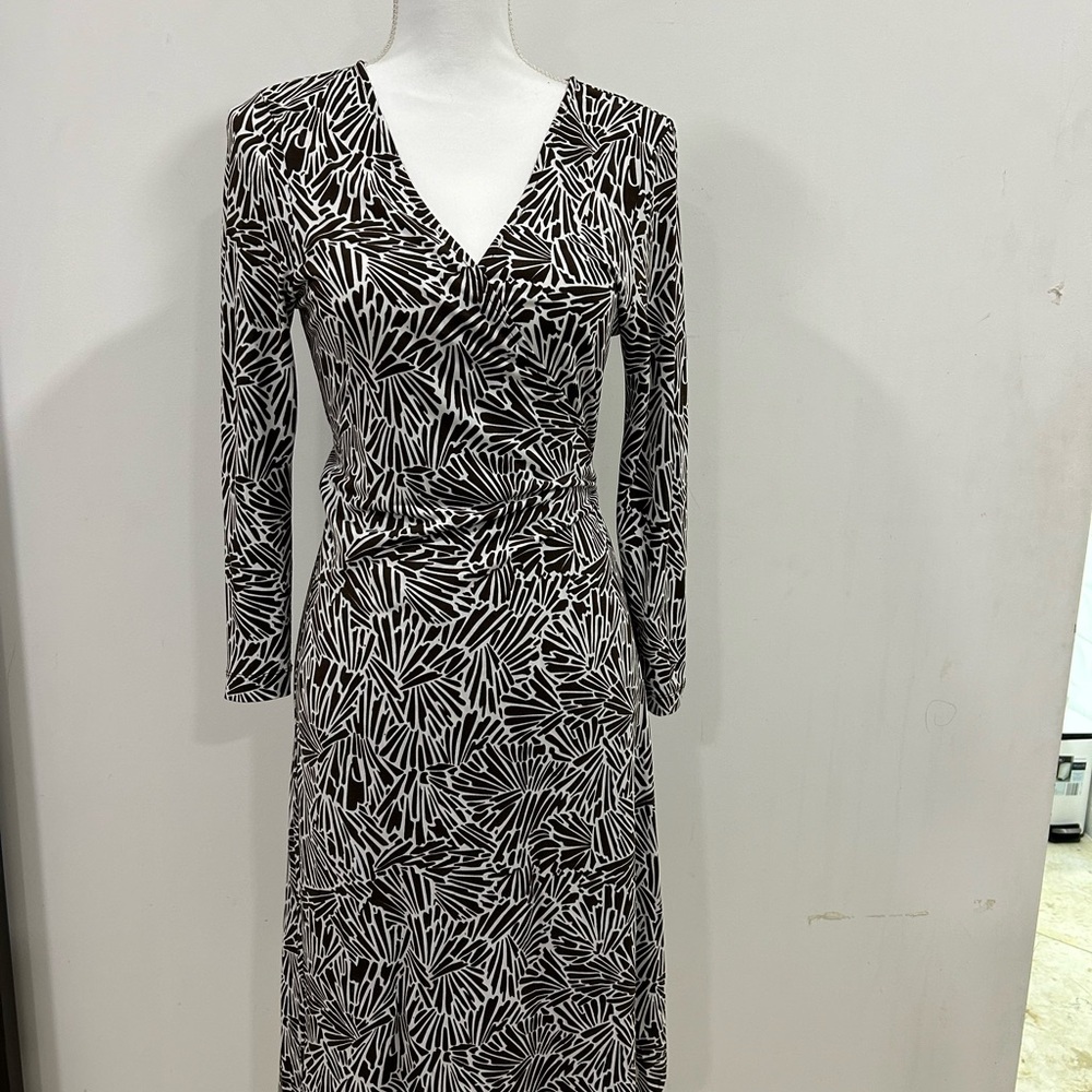 Elegant Brown and White Patterned Dress